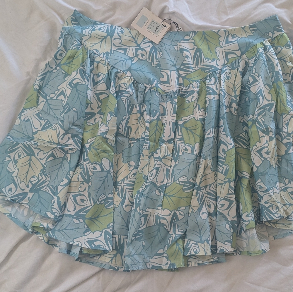 Leaf print skort